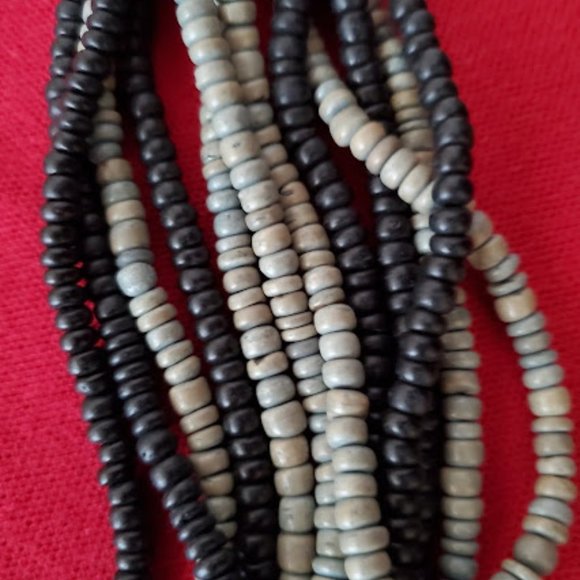 Vintage Beaded Necklace - Picture 4 of 8